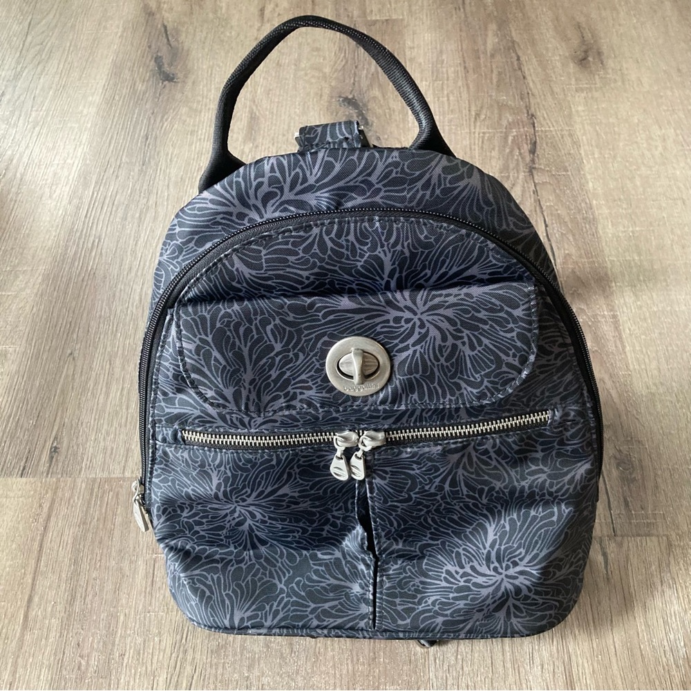 Baggallini Naples Convertible Backpack Euc - image 8